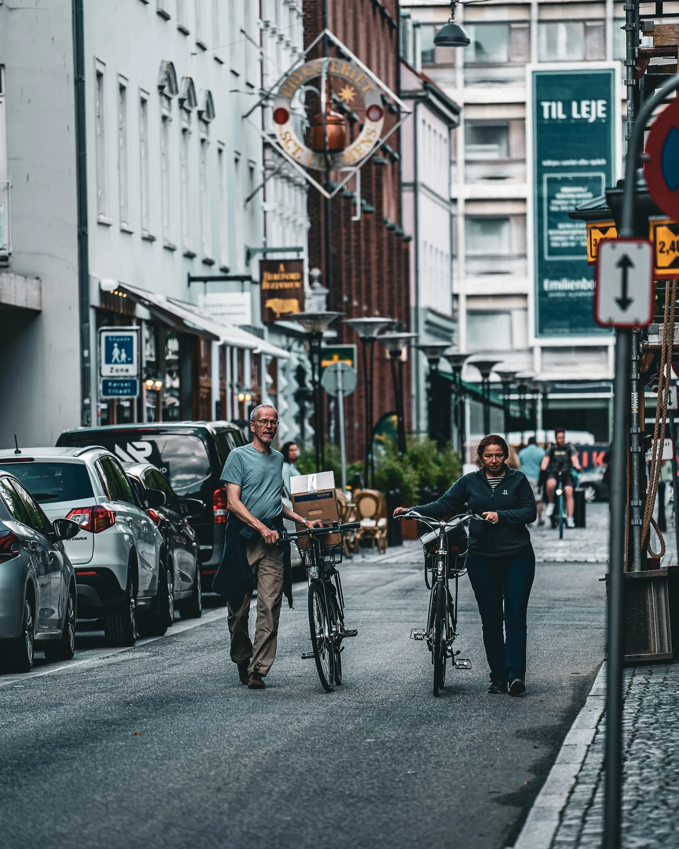 Fotografi af Mads Dyg: Cyklister på gade i Aarhus